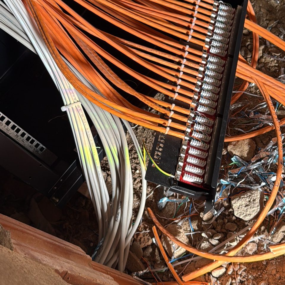 Serverschrank Netzwerkanschluss